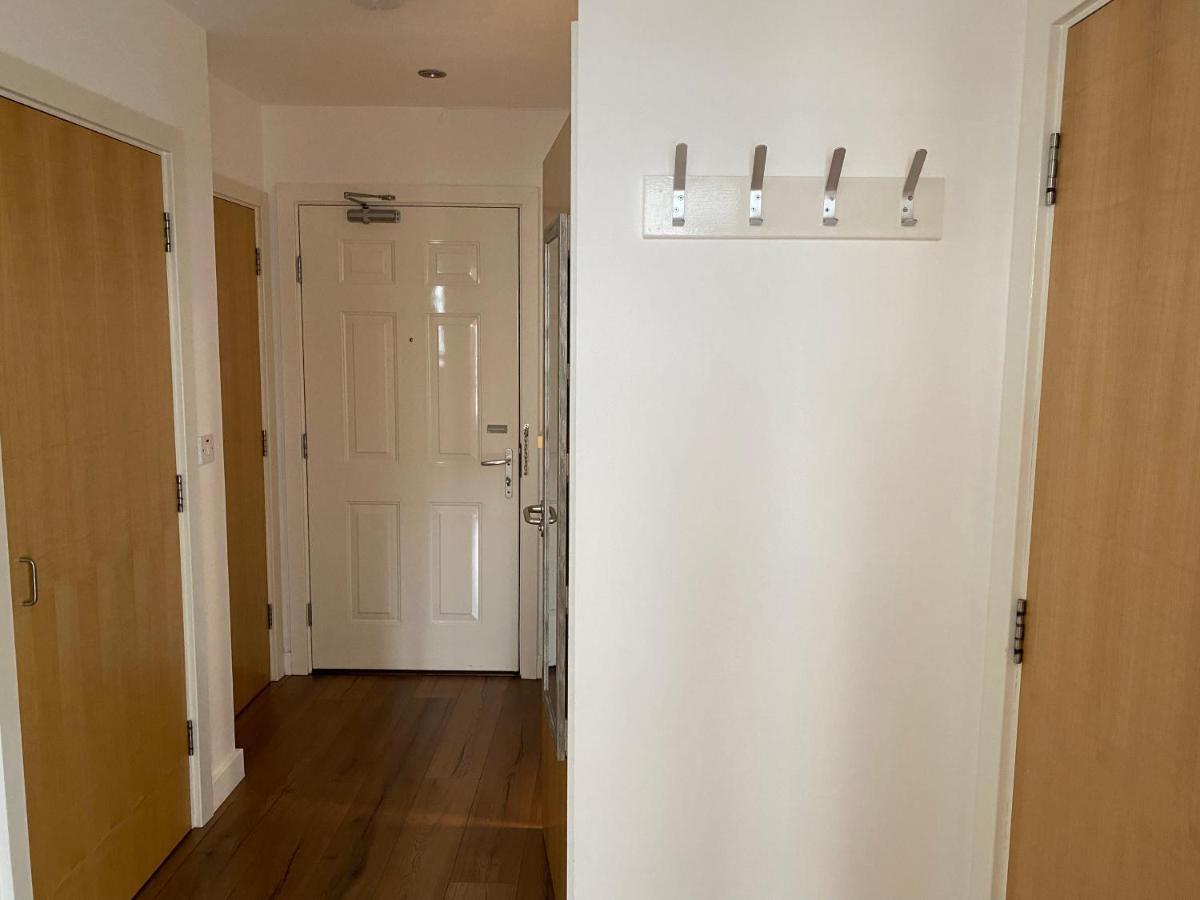 Lovely One Bedroom Apartment In Greater London, Id Required Esterno foto